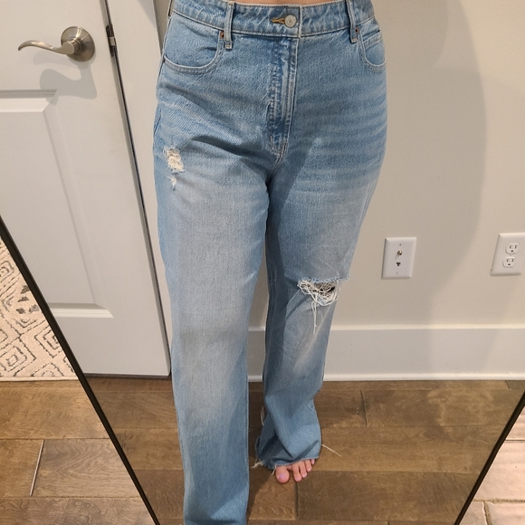 Old Navy Denim - Old Navy Sky High Wide Leg Distressed Jeans
